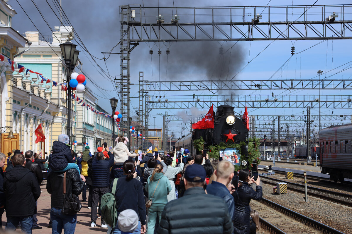 Поезд победы иркутск фото Иркутск и Улан-Удэ встретили праздничные ретросоставы Дорпрофжел на ВСЖД Дзен