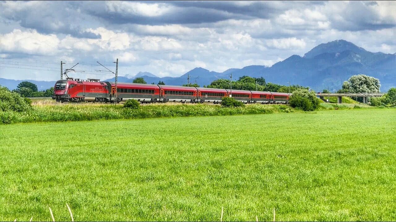 Поезд полки фото Züge an einem seltenen "2 Züge BÜ" bei Bernau am Chiemsee - YouTube