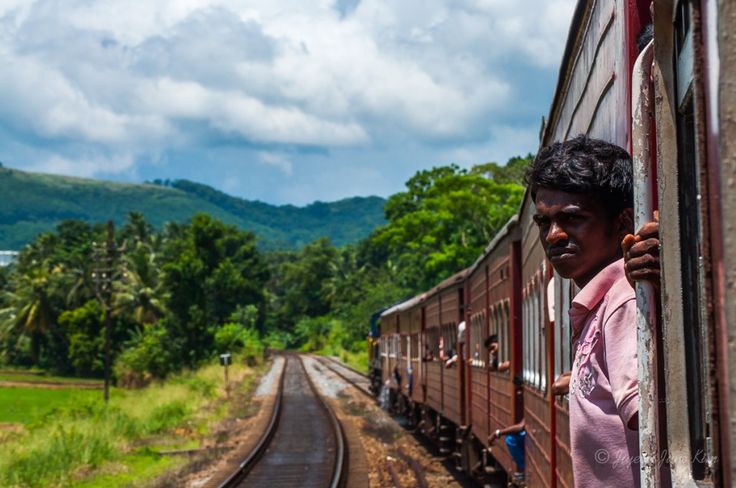 Поезд шри ланка фото Runaway Photo: My Train Broke Down in Sri Lanka Train, Travel photography, Trave