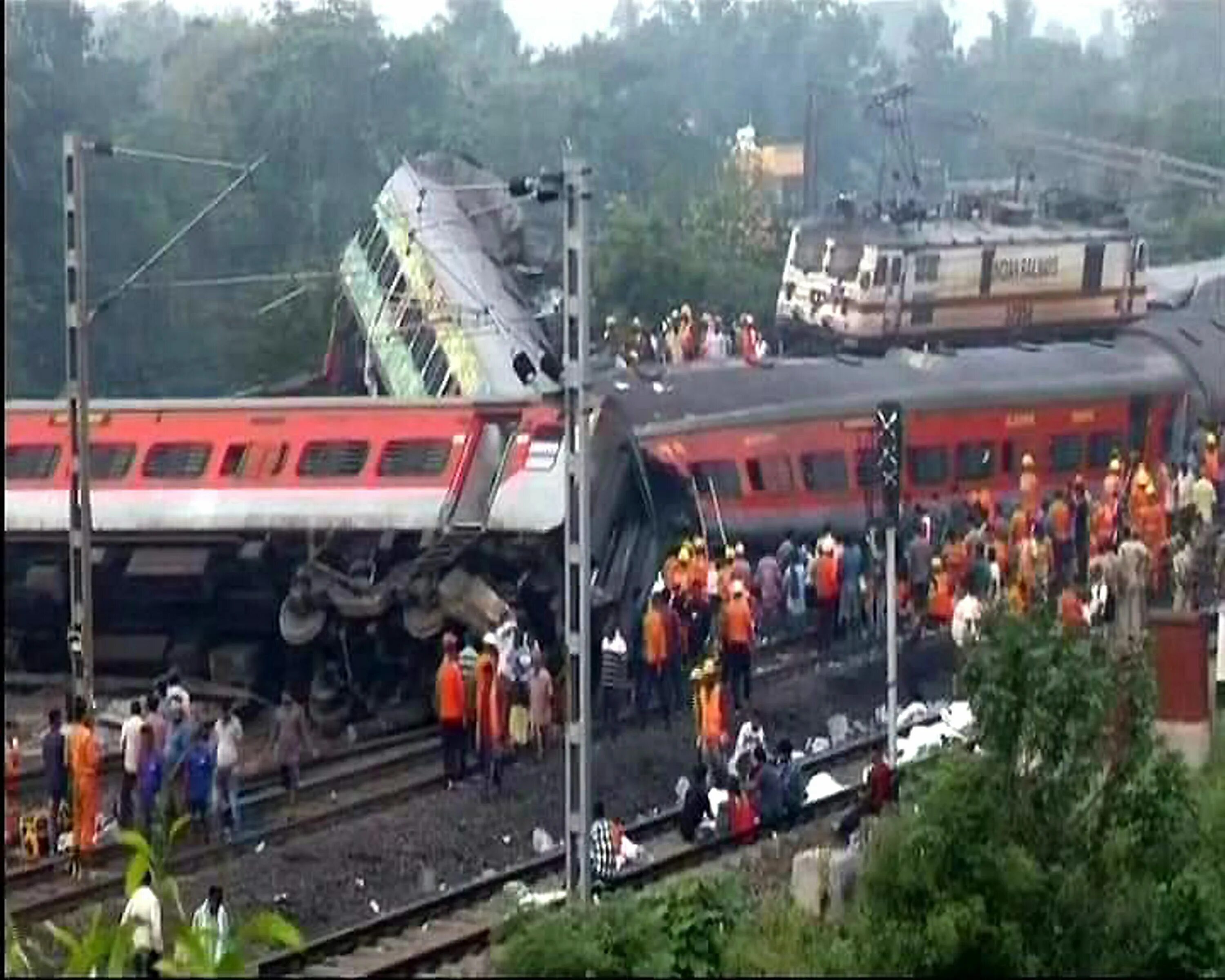 Поезд смерти фото See shocking photos of Odisha triple train accident - business-gallery News The 