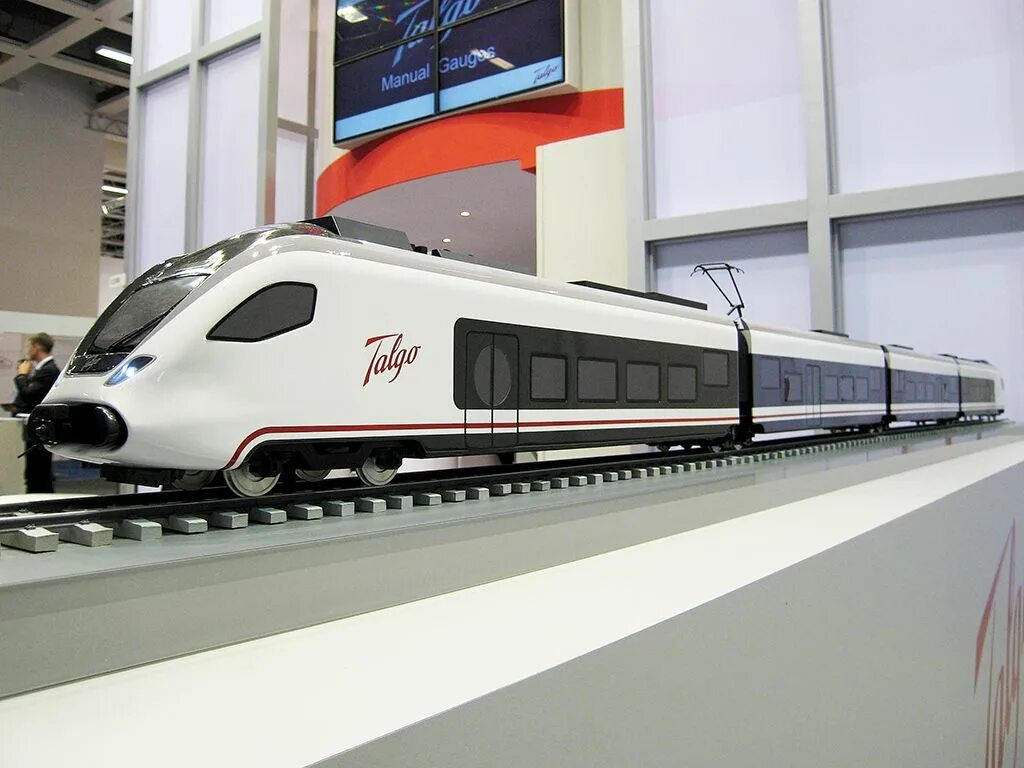 Поезд тальго фото Suburban Talgo train design proposal Train, Suburban, Railway