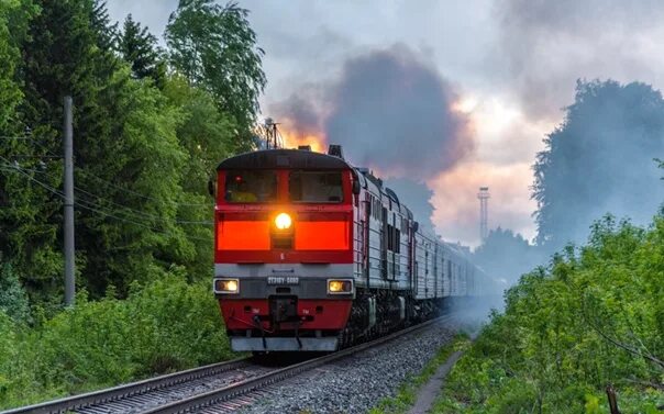 Поезд тепловоз фото Thermal locomotive 2TE10U-0460 Russia, Kirov region, Kirov-Kotlassky - Kirov, sh