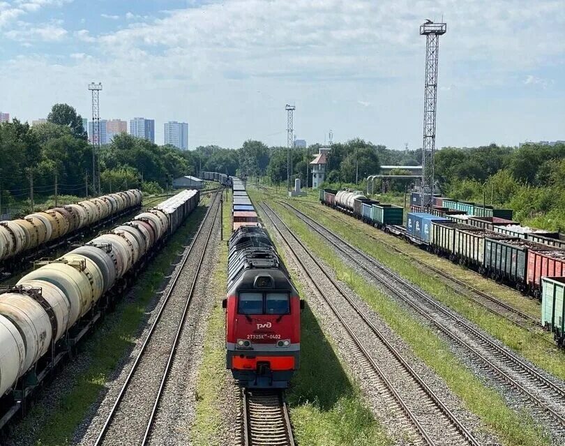 Поезд ульяновск фото Второй прямой поезд из Китая доставил в Ульяновск 54 контейнера комплектующих дл