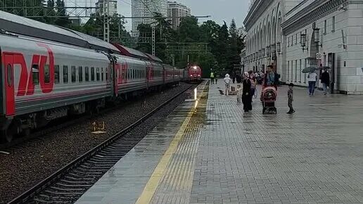 Поезд владикавказ адлер фото Железнодорожные и автомобильные путешествия Прибытие пасс. поезда 680 Адлер - Вл