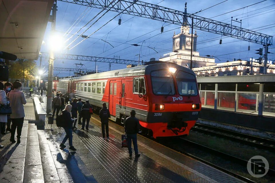 Поезд волгоград фото 23 февраля пригородные поезда в Волгоградской области изменят расписание