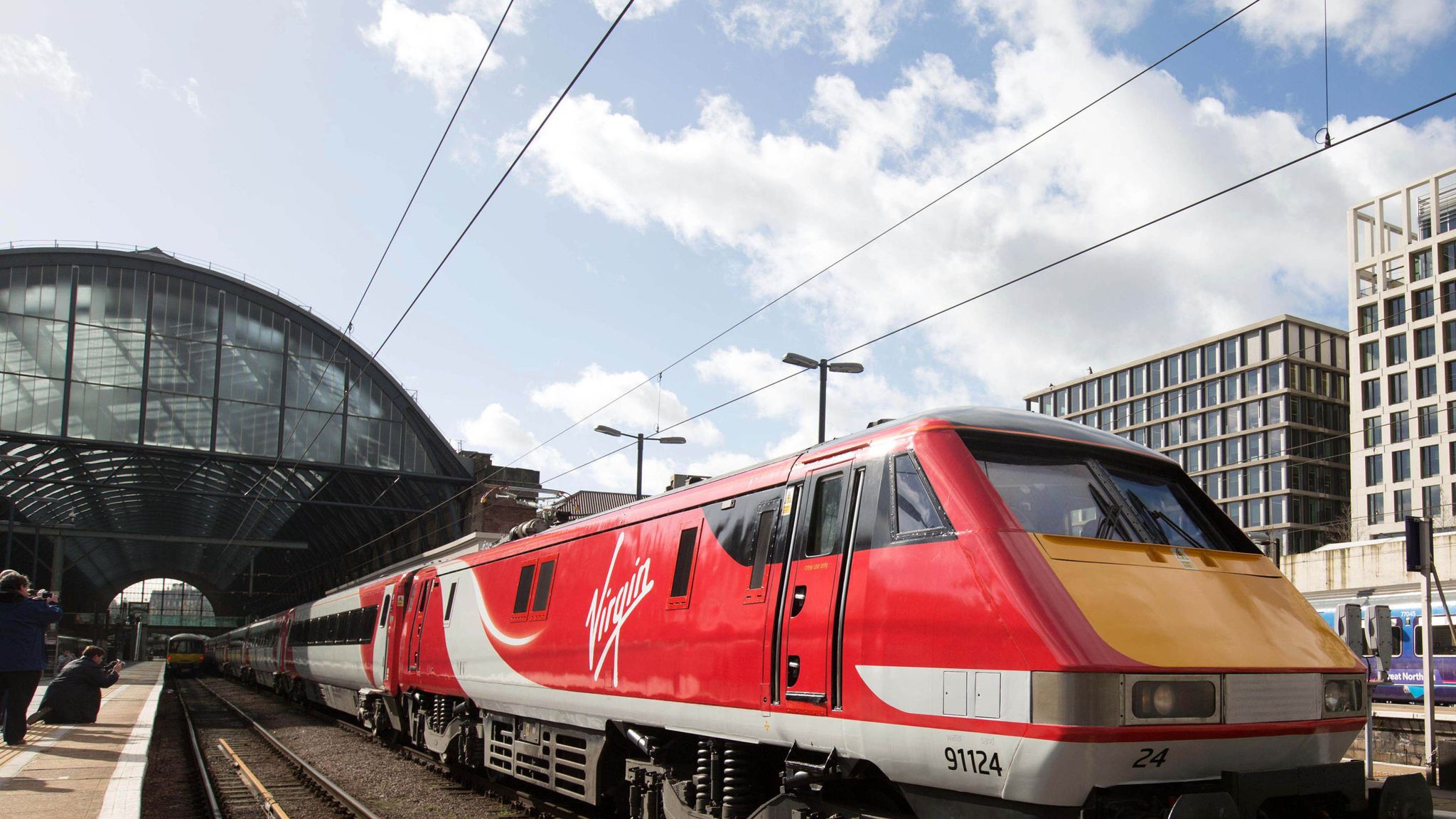 Поезд восток фото Virgin Trains East Coast Staff Announce Three 24-Hour Strikes Business News Sky 