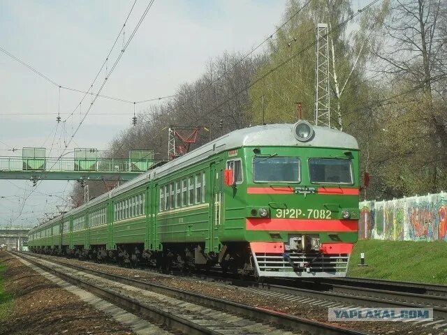 Поезд зеленый фото Старые электрички - ЯПлакалъ