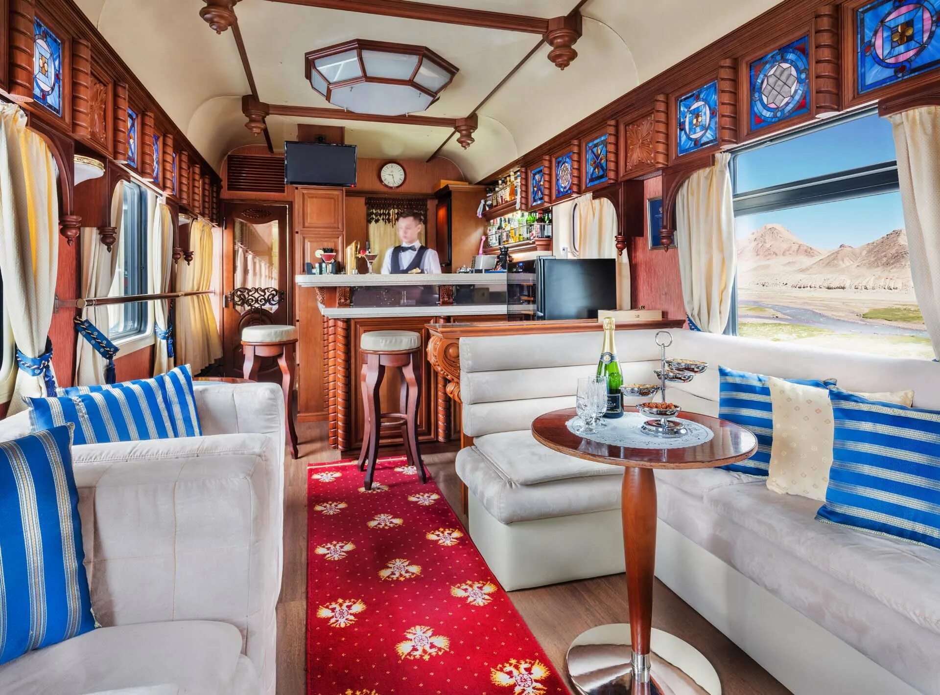 Поезд золотой орел фото внутри вагона Golden Eagle Luxury Trains: A Unique Arctic Experience