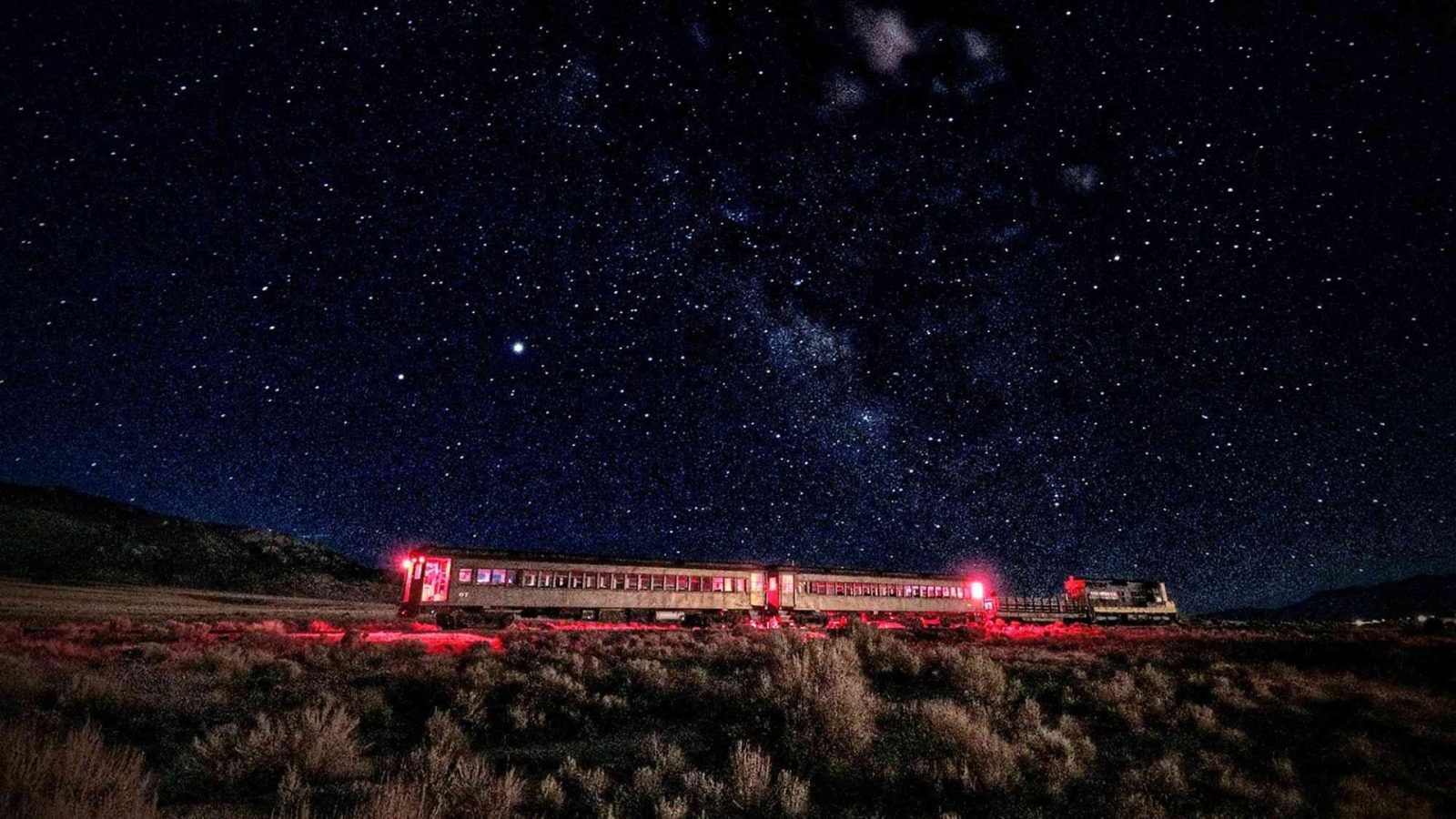 Поезд звезда фото This Train In Nevada Goes Under The Total Annular Eclipse In October