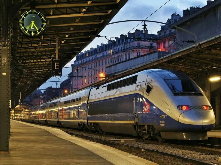 Поезда европы фото SNCF : il sera bientôt possible de payer en plusieurs fois son billet de train B