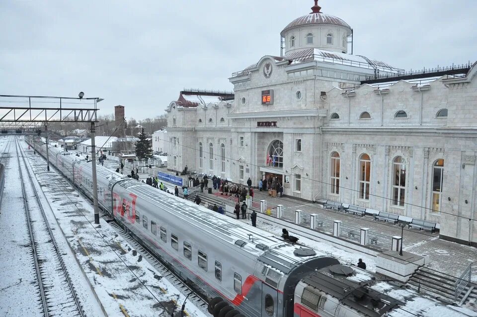 Поезда фото ижевск В декабре изменится график движения поездов в Удмуртии - KP.RU