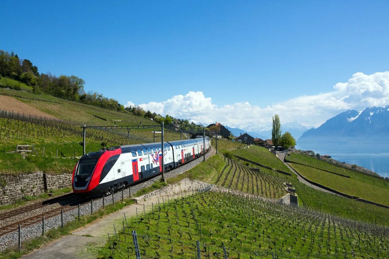 Поезда високе мито фото LD double-decker: the long-distance double-deck train SBB