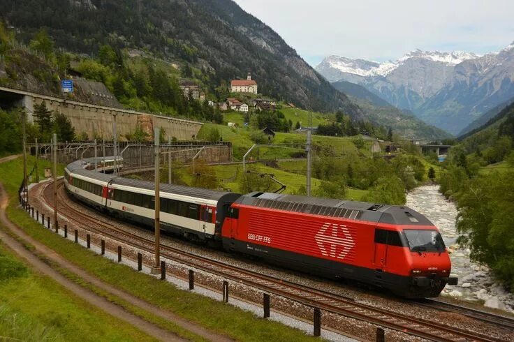 Поезда високе мито фото Re 460 025-0 "Striegel" SBB CFF FFS with IR 2267 Zürich HB - Locarno in the wond