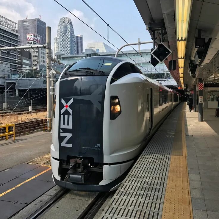 Поезда японии фото Narita Express: Tokyo’s airport shuttle Train, Transportation design, Sci fi arc