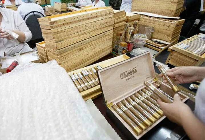 Погарская сигаретно сигарная фабрика фото Новинка - сигары от Погарской Фабрики! - Новая статья сигарного клуба CigarDay.r