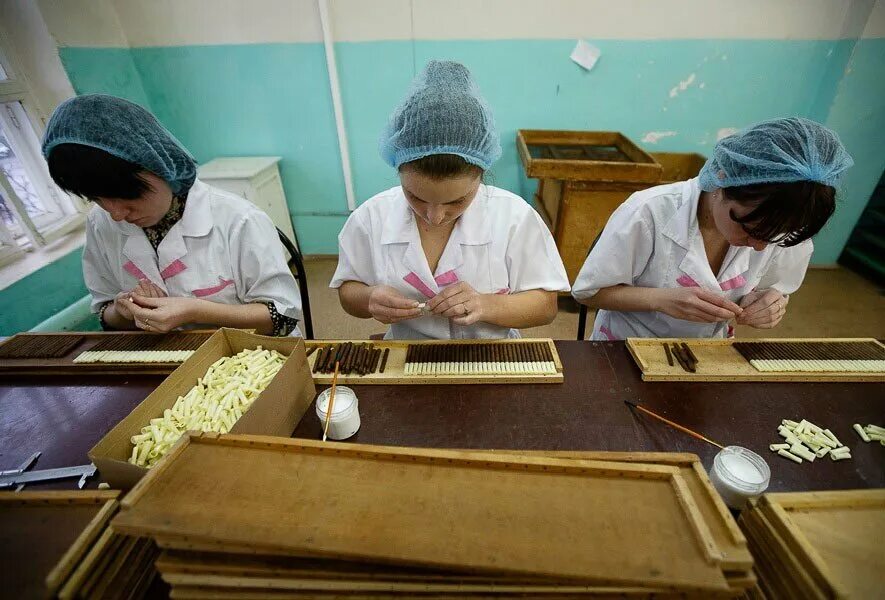 Погарская сигаретно сигарная фабрика фото Какие 3 российских табачных фабрики не продались США и до сих пор делают натурал