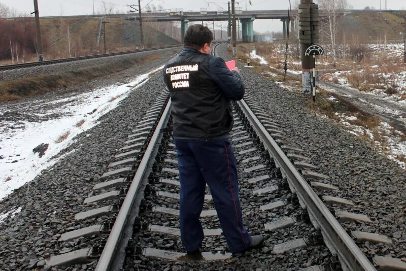 Погибли под поездом фото В Алтайском крае проводится проверка по факту смертельного травмирования женщины