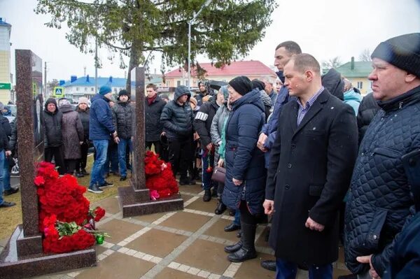 Погибшие белгород фото Белгородская областная Дума - В Шебекино в память о земляках - участниках СВО - 