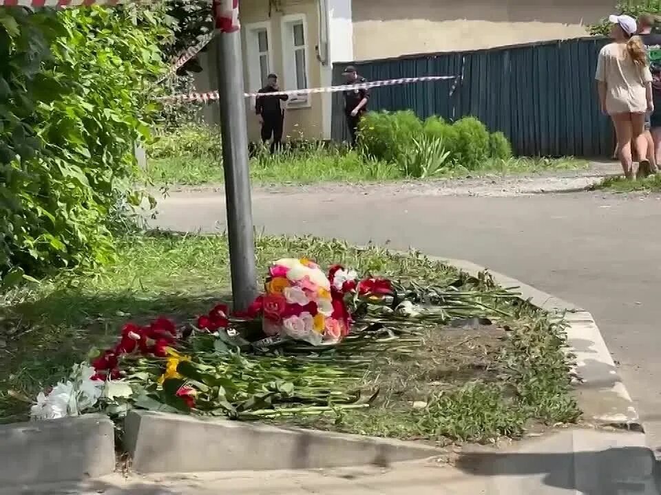 Погибшие белгород фото Стихийный мемориал на Попова-Маяковского в Белгороде - Лента новостей Харькова