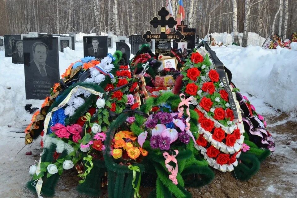 Погибшие в 6 фото Сначала - папа, потом - дочка: в Новосибирской области простились с погибшим на 