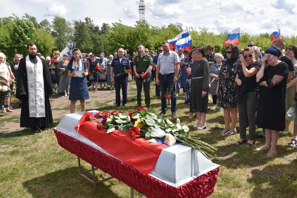 Погибшие в 6 фото Для погибшего сасовца Сергея Ферапонтова Украина стала пятой горячей точкой - KP