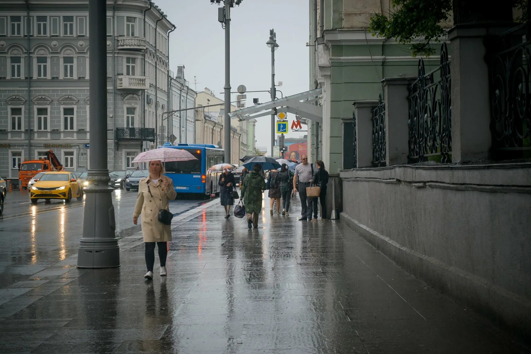 Погода на улице фото Дождь в августе (Надежда Пиастрова) / Стихи.ру