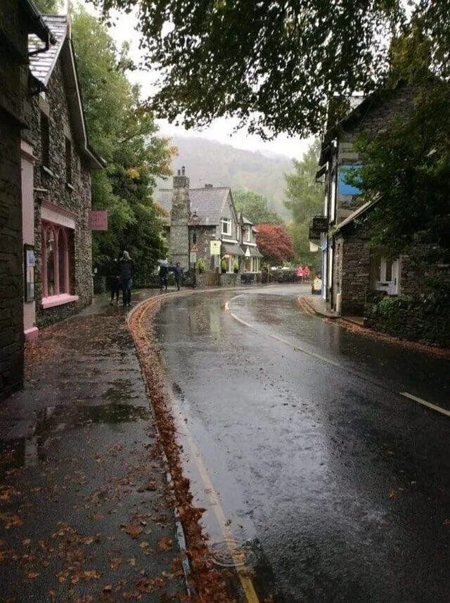 Погода на улице фото A rainy afternoon on a cozy English street : CozyPlaces Rainy street, Rainy days