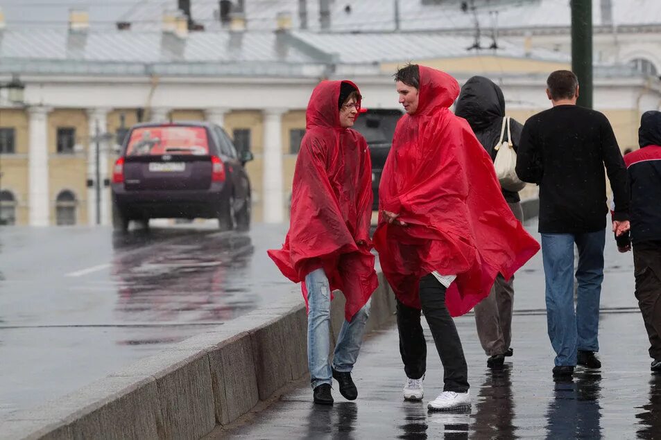 Погода питер что одеть Рабочая неделя в Петербурге начнется с дождей и плюс 22 градусов