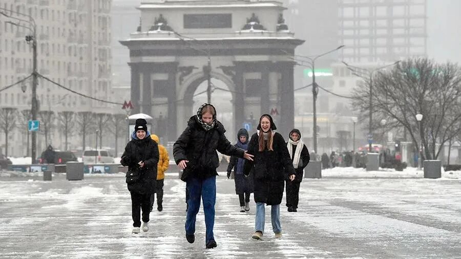 Погода в москве сейчас фото Погода в Москве: синоптики предупредили москвичей о гололедице на дорогах 1 дека