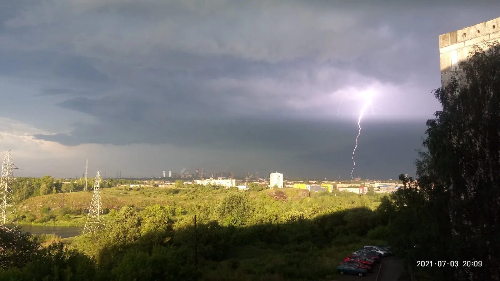 Погода в нижнем тагиле сегодня фото Нижний Тагил накрыл град с ливнем, город затопило - С Тагила