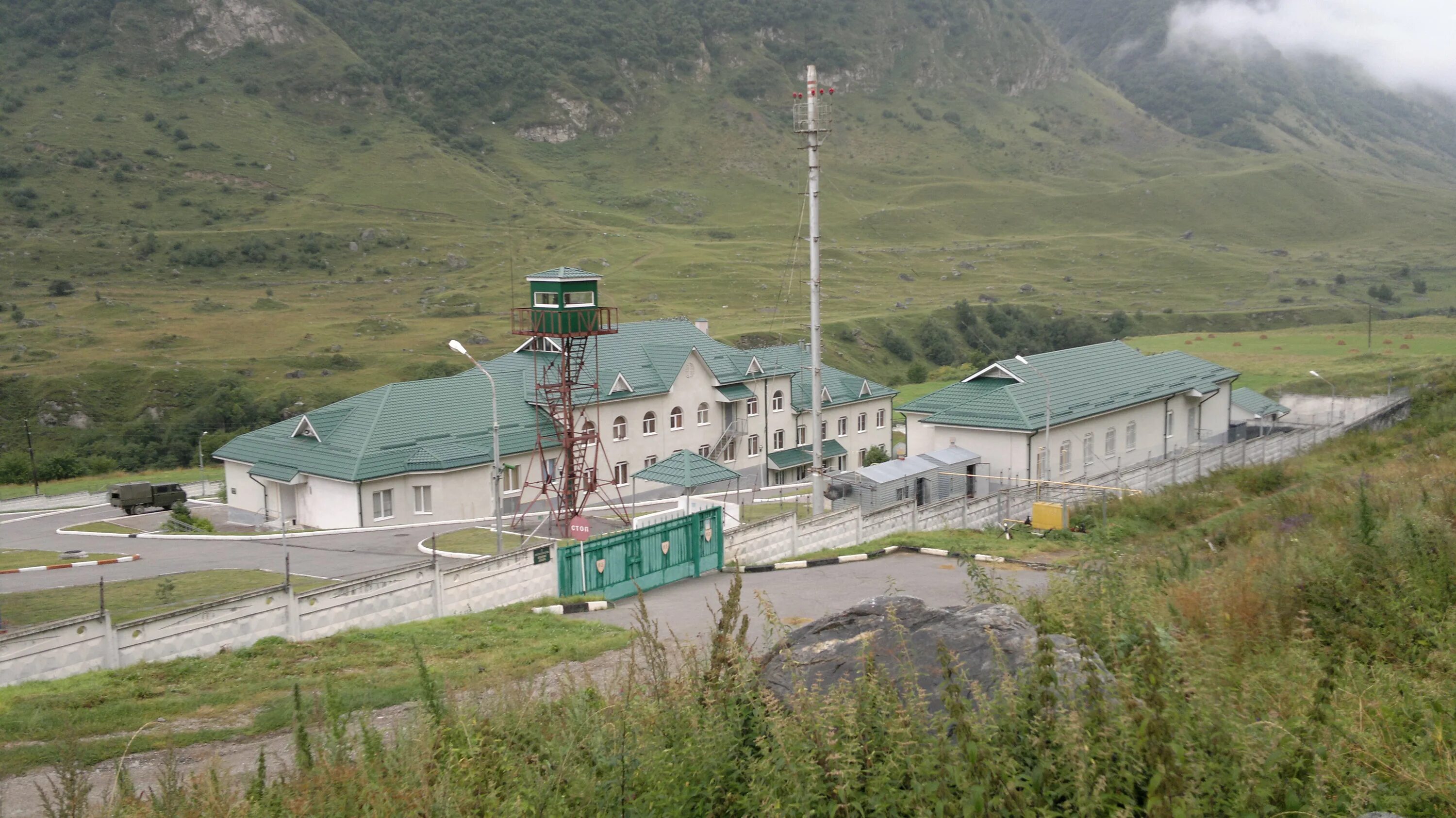 Пограничные станции фото Bezengi Border Guard Post