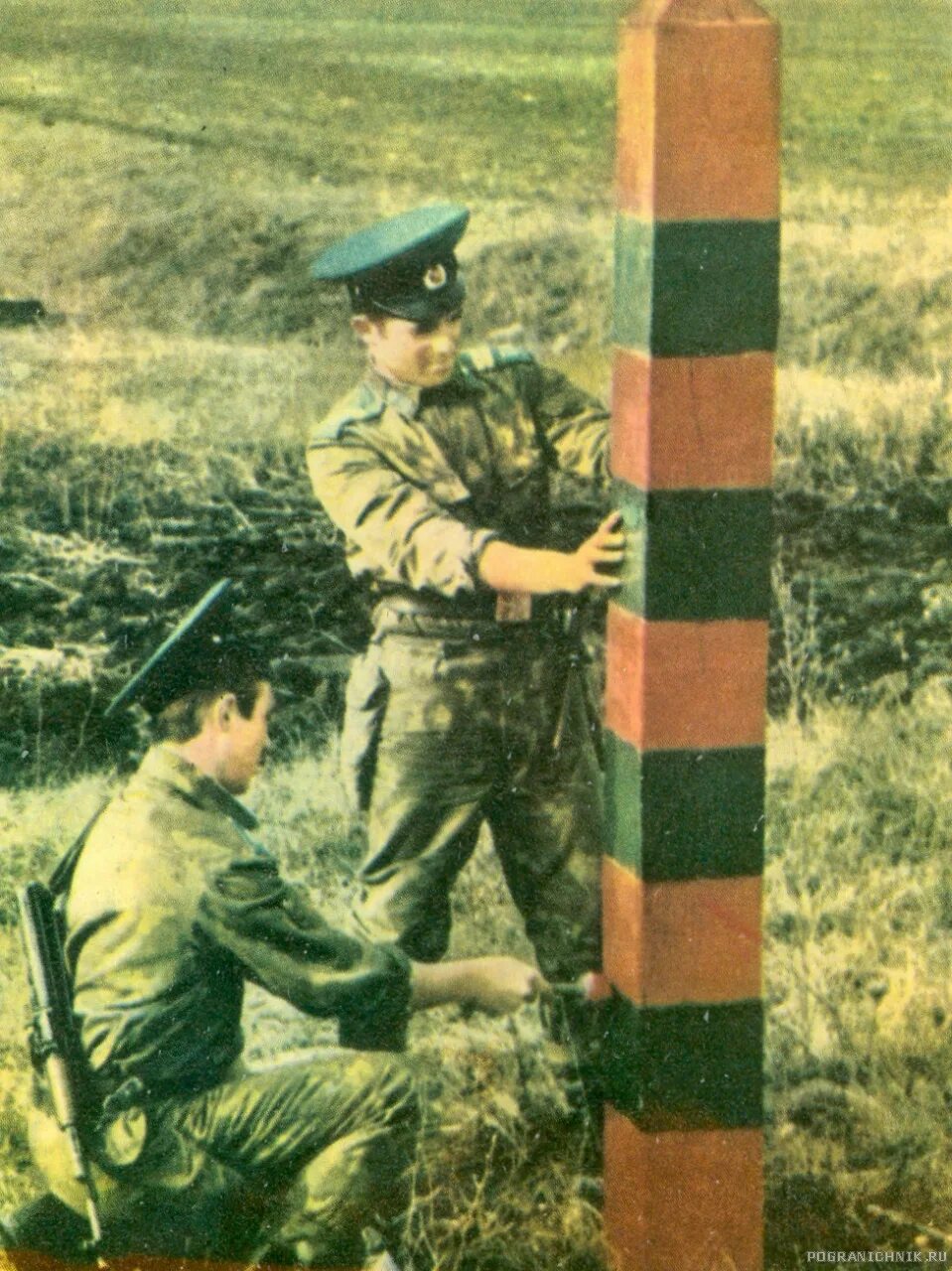 Погранвойска ссср фото Пограничный столб отделяет нас от сопредельной стороны. - Гадрудский Пограничный