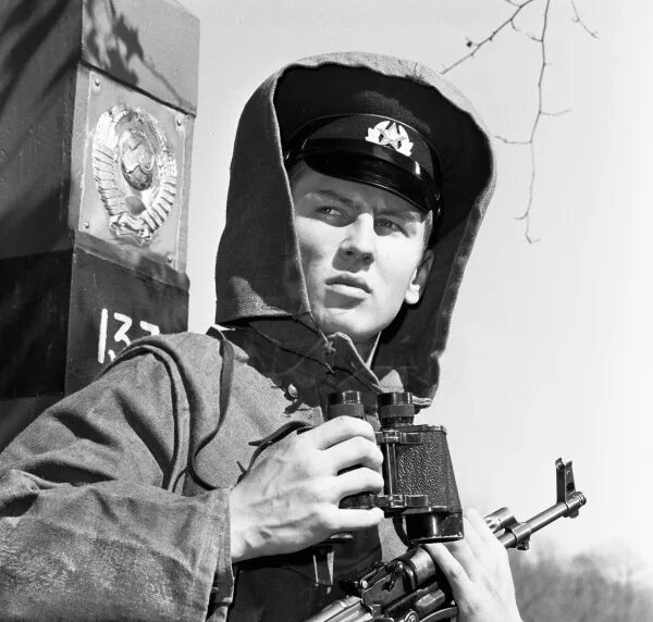 Погранвойска ссср фото Ответы Mail.ru: Что делает человека уважаемым?