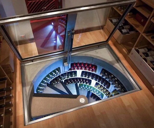 Погреб лестница фото Underground Spiral Wine Cellar Wine cellar design, Spiral wine cellar, Home wine