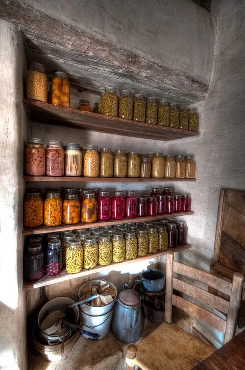 Погреб в деревне фото Tumblr Farmhouse pantry, Farms living, Cob house