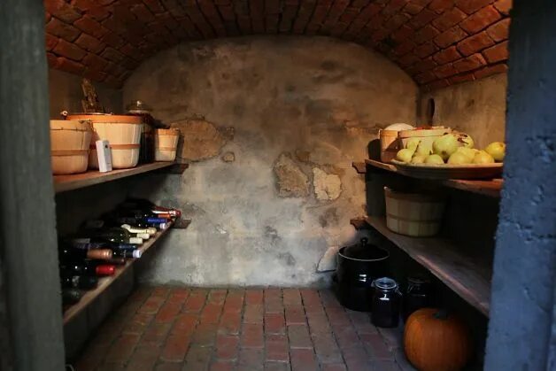 Погреб в деревне фото Culinary Caves: Exploring European-Inspired Wine Cellar Designs