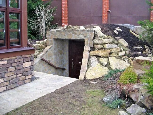 Погреб в земле фото Конструкции погребов на дачу: особенности, требования, чертежи и инструкции in 2