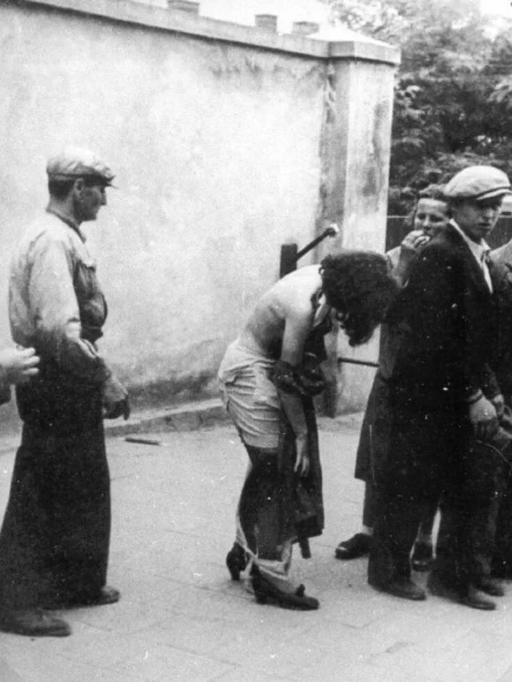 Погромы львов фото 30 Shocking Historical Photos of the Lviv Pogroms in 1941 Pogrom, Lviv, Historic