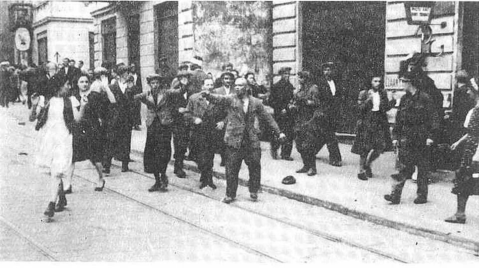 Погромы львов фото The Lvov pogrom of 1941. - История ОУН и УПА (history of OUN-UPA) - LiveJournal