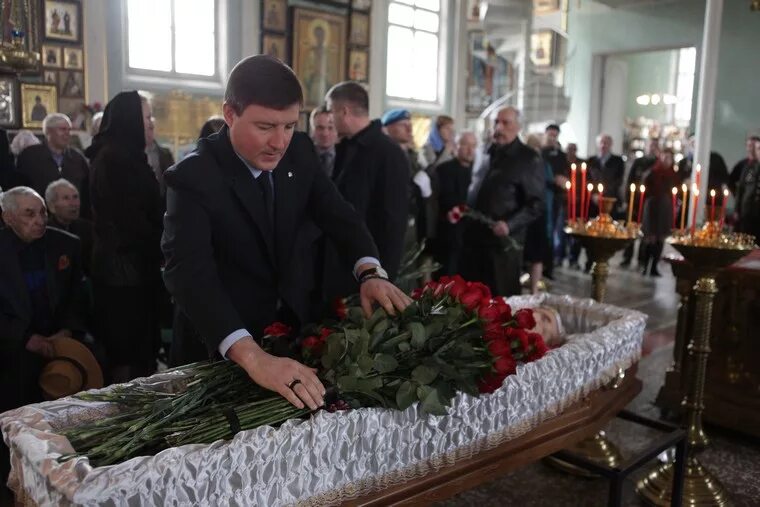 Похороны алексея осипова фото Андрей Турчак простился со старейшим десантником России Алексеем Соколовым Офици