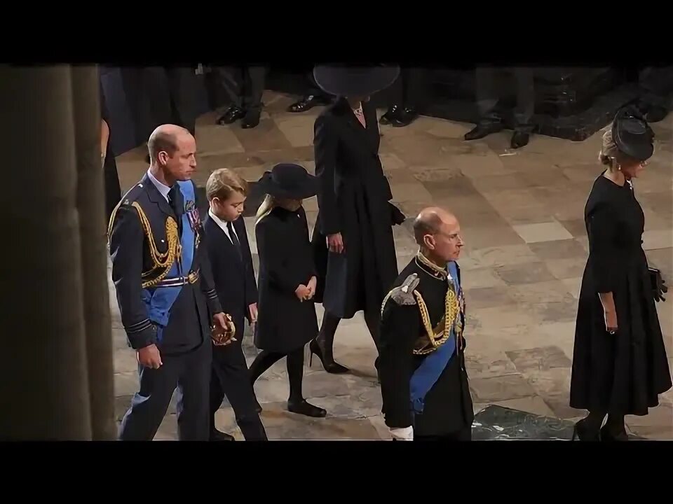 Похороны елизаветы 2 королевы англии фото Royals arrive for the funeral of Queen Elizabeth II - YouTube