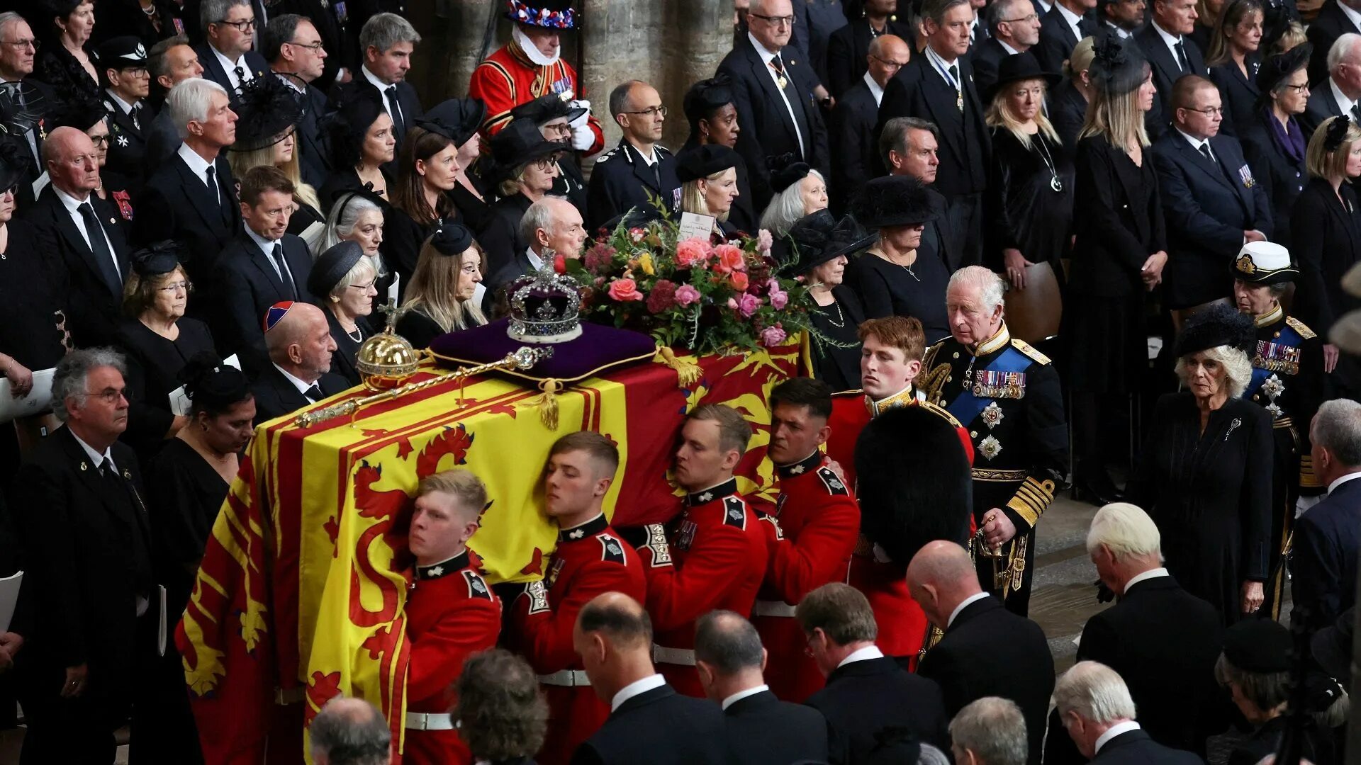 Похороны елизаветы 2 королевы англии фото In Pictures: Queen Elizabeth II's State Funeral At Westminster Abbey