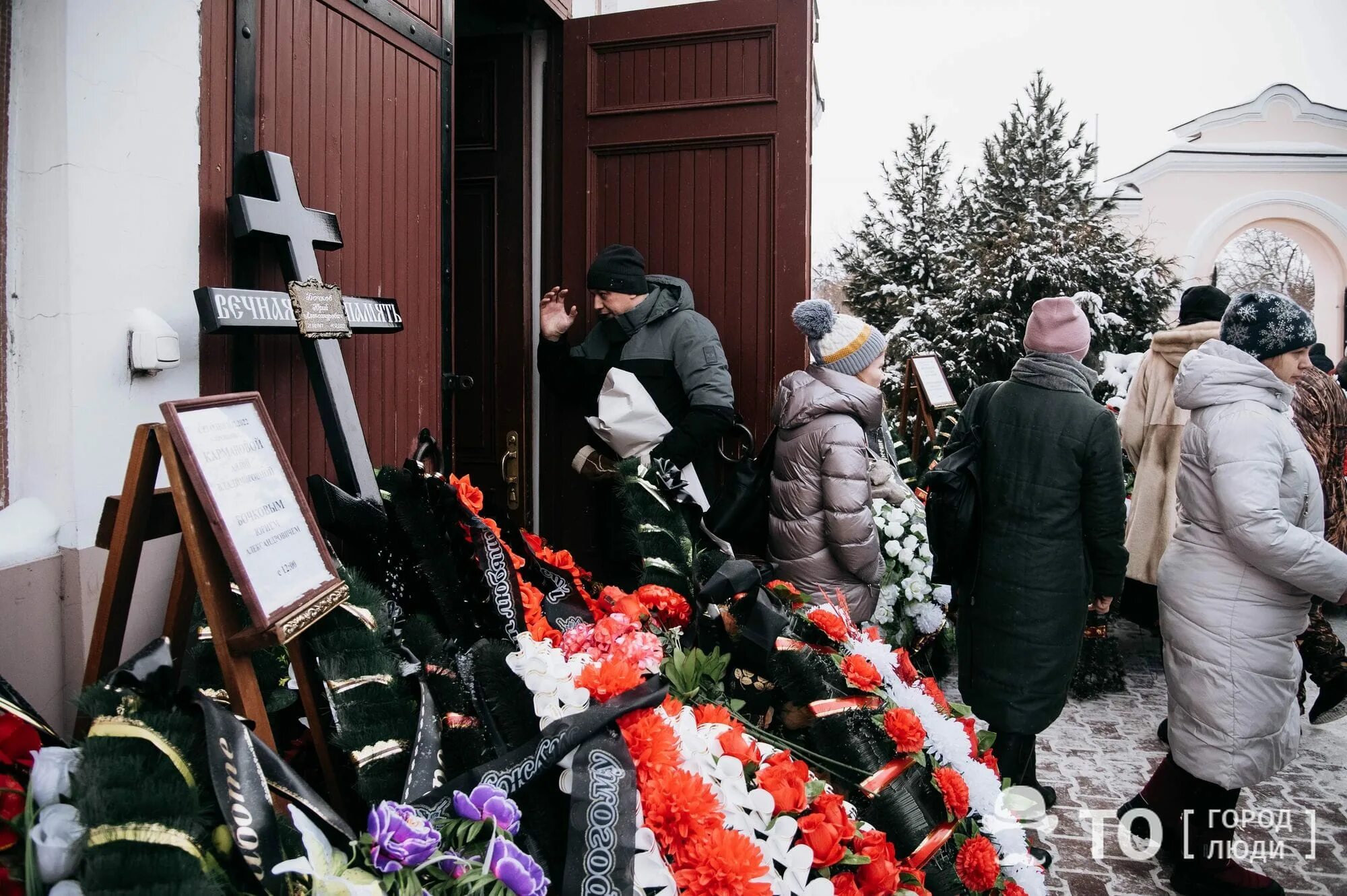 Похороны фото николай В Томске простились с медиками, погибшими в аварии - Томский Обзор - новости в Т