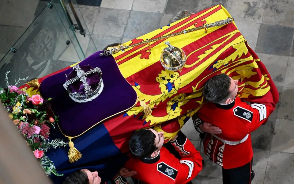 Похороны королевы елизаветы фото Queen Elizabeth II funeral photos: Moments from the monarch's final journey