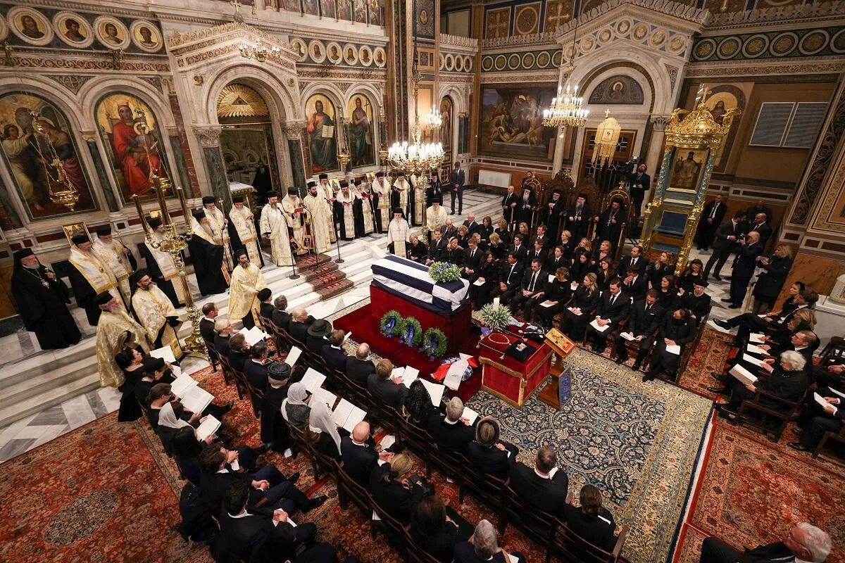 Похороны королей фото Royals, crowds gather for funeral of Constantine, Greece’s last king GMA News On