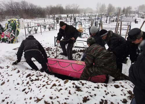 Похороны в красной сопке фото Состоялись похороны Нади Монетовой / Православие.Ru