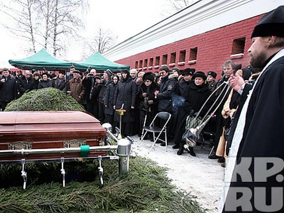 Похороны вячеслава добрынина фото Москва проводила в последний путь Вячеслава Тихонова