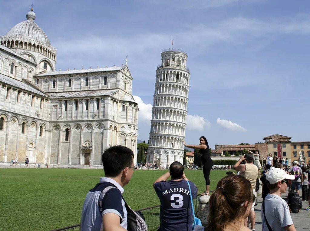 Поиск достопримечательностей по фото What Tourists Do The Leaning Tower of Pisa was amazing, ev. Flickr