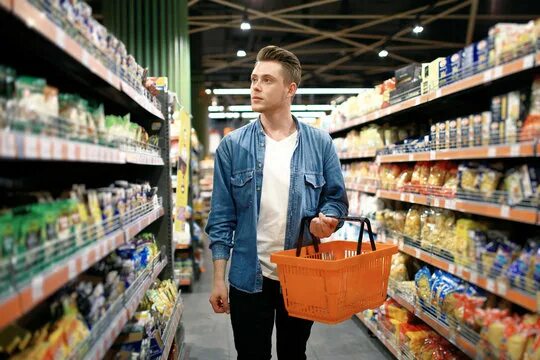 Поиск в магазинах по фото Man Food Shopping Зображення - огляд 220,451 Стокові фото, векторні зображення й