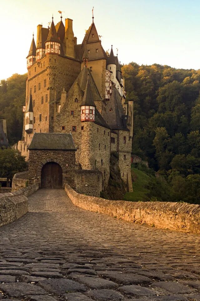 Поиск замка по фото Скачать обои Germany, Castle, Burg Eltz, раздел разное в разрешении 640x960